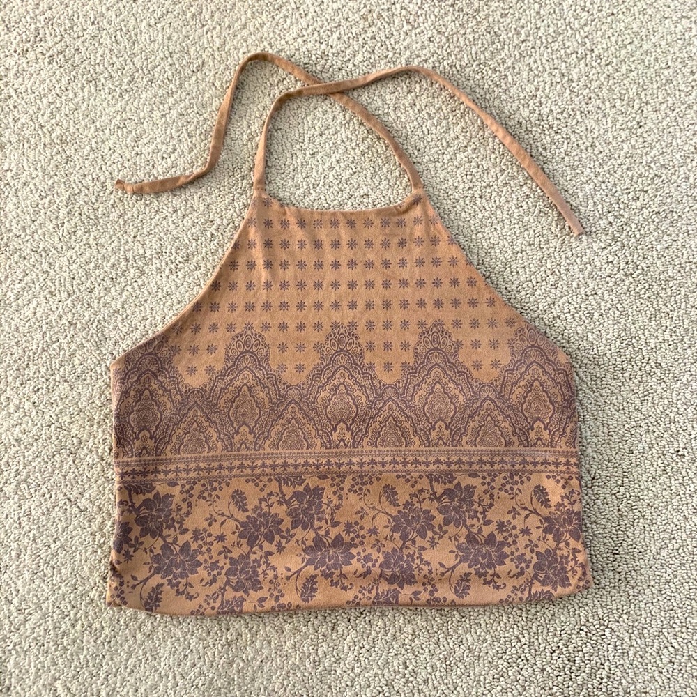 Great Condition • Soft Halter Crop Top • Size Lg